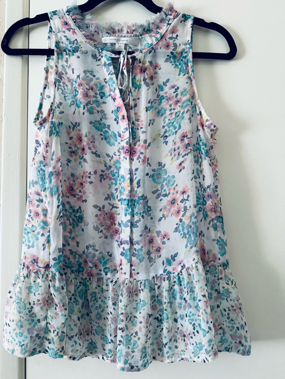 LC Lauren Conrad Sleeveless Blouse XS Sheer Ruffle Floral in White, Pink & Teal